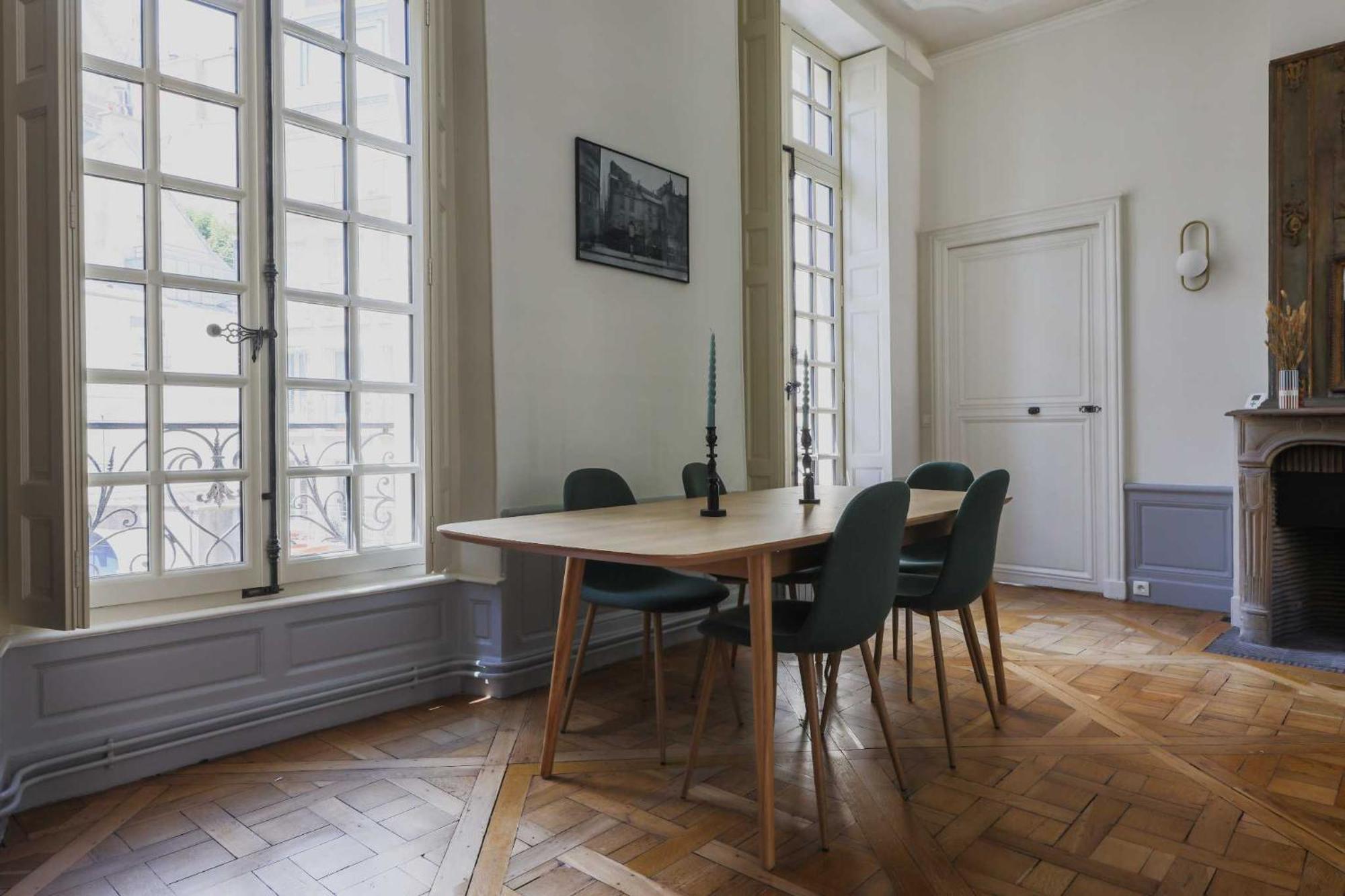Exceptional - 2br-4p- Notre-dame Cathedral *
