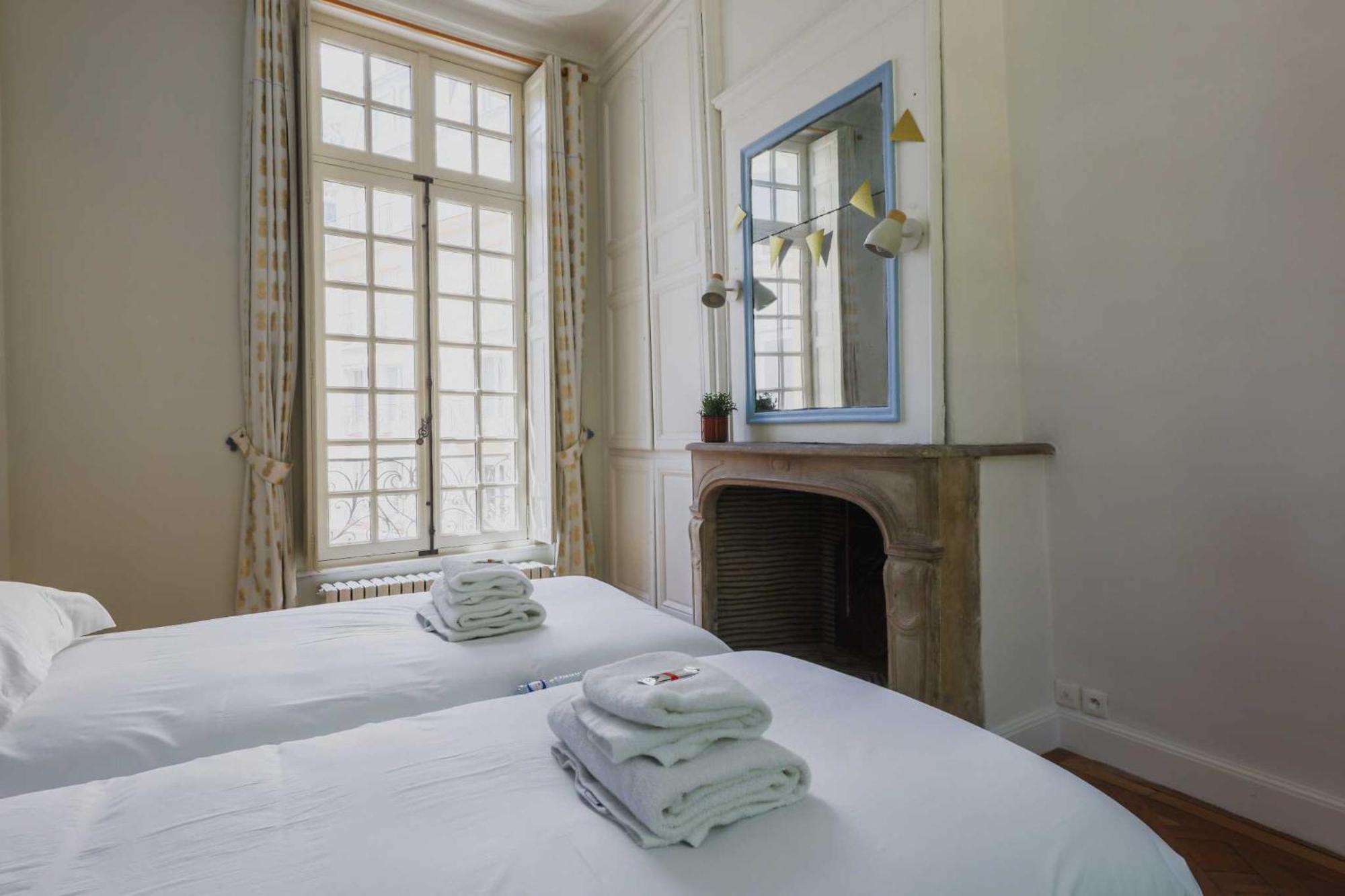 Exceptional - 2br-4p- Notre-dame Cathedral * Paris