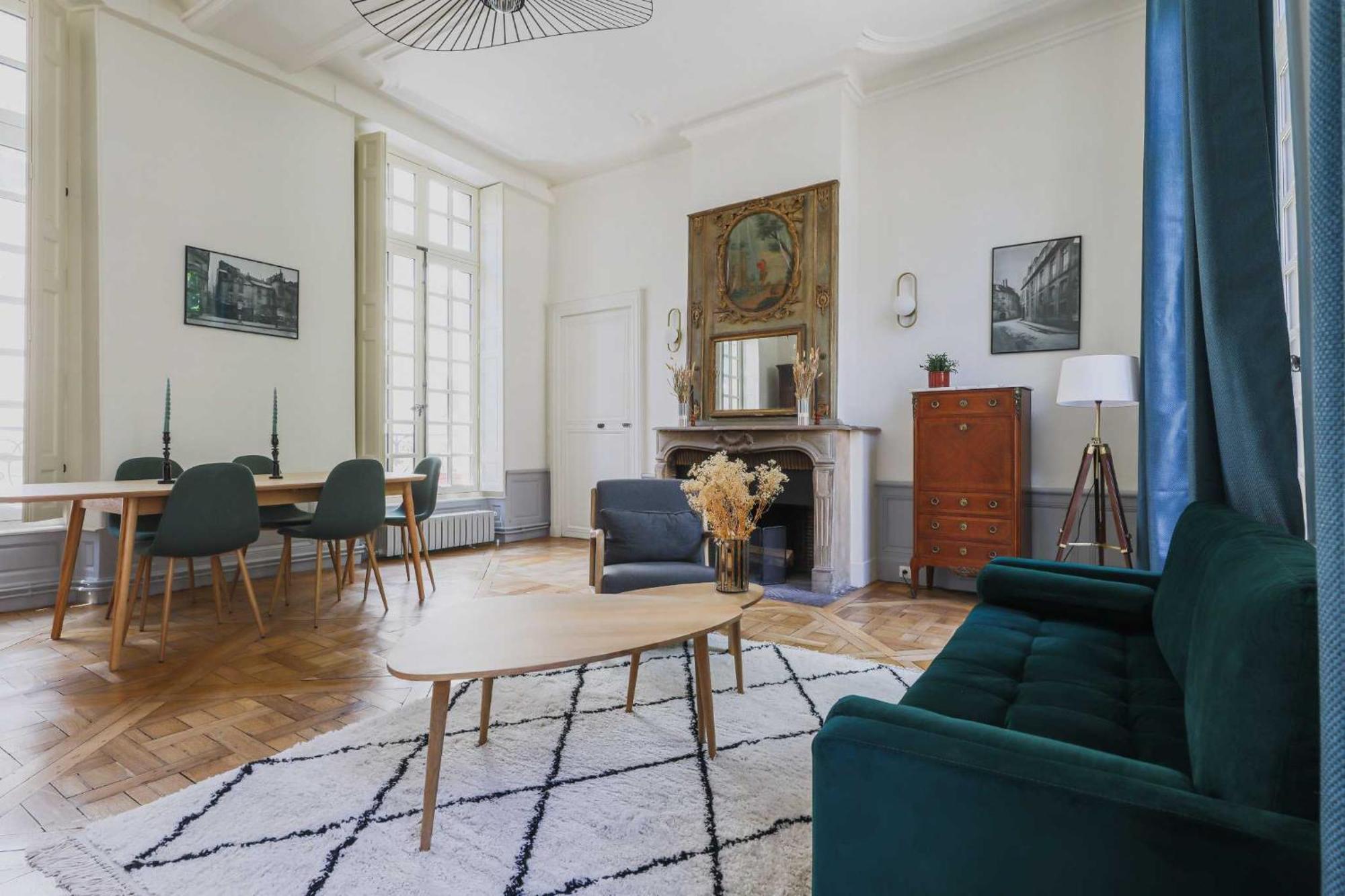 Exceptional - 2br-4p- Notre-dame Cathedral